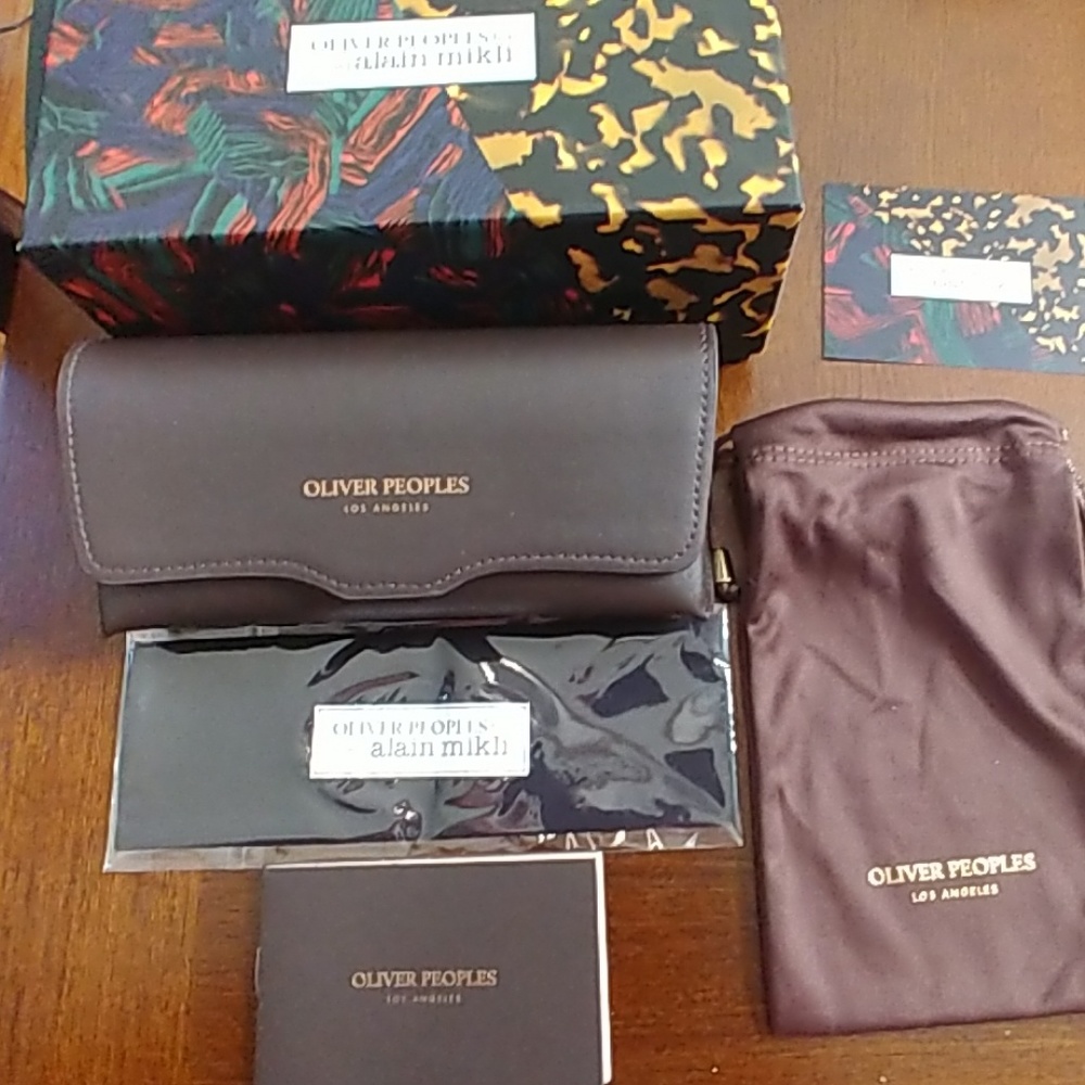 New oliver peoples sunglass case